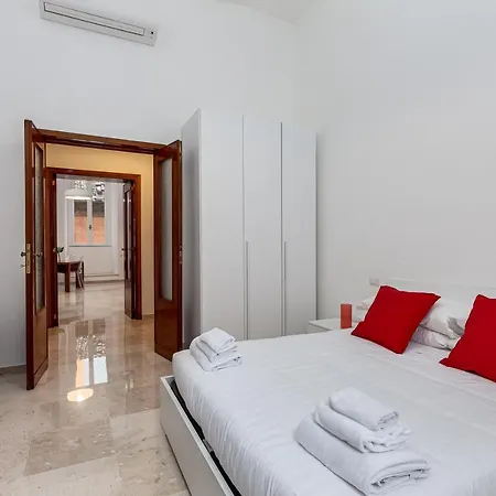 Spanish Steps 3 Bedroom Prestigious House Apartmán