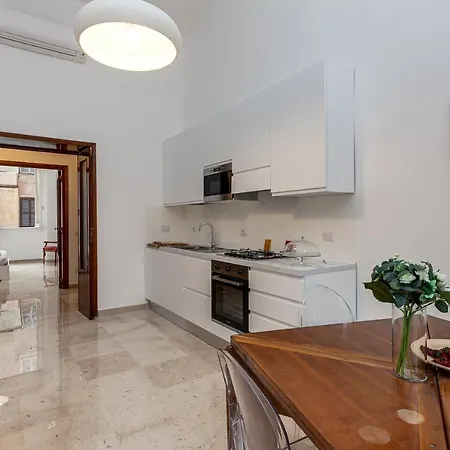 Spanish Steps 3 Bedroom Prestigious House *